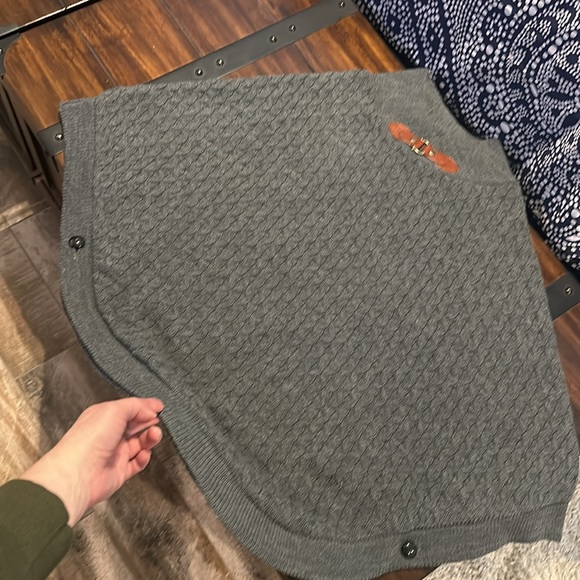 High Neck Shawl Poncho / Cape with faux  shearling - Picture 12 of 13